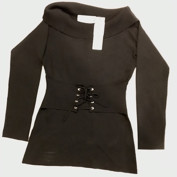 Black top shouder blouse - Picture 3 of 3